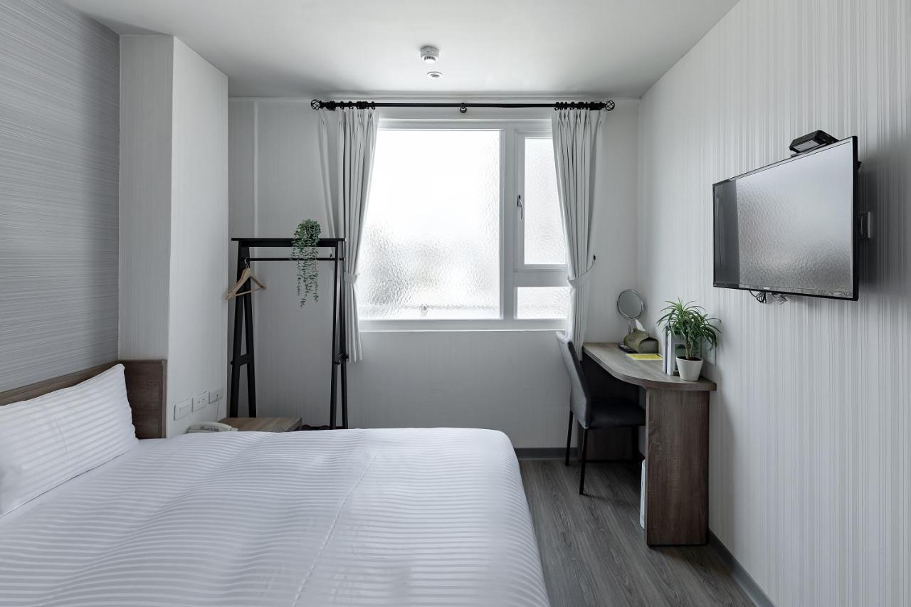 Hotel Brown - Zhongzheng تاينان المظهر الخارجي الصورة